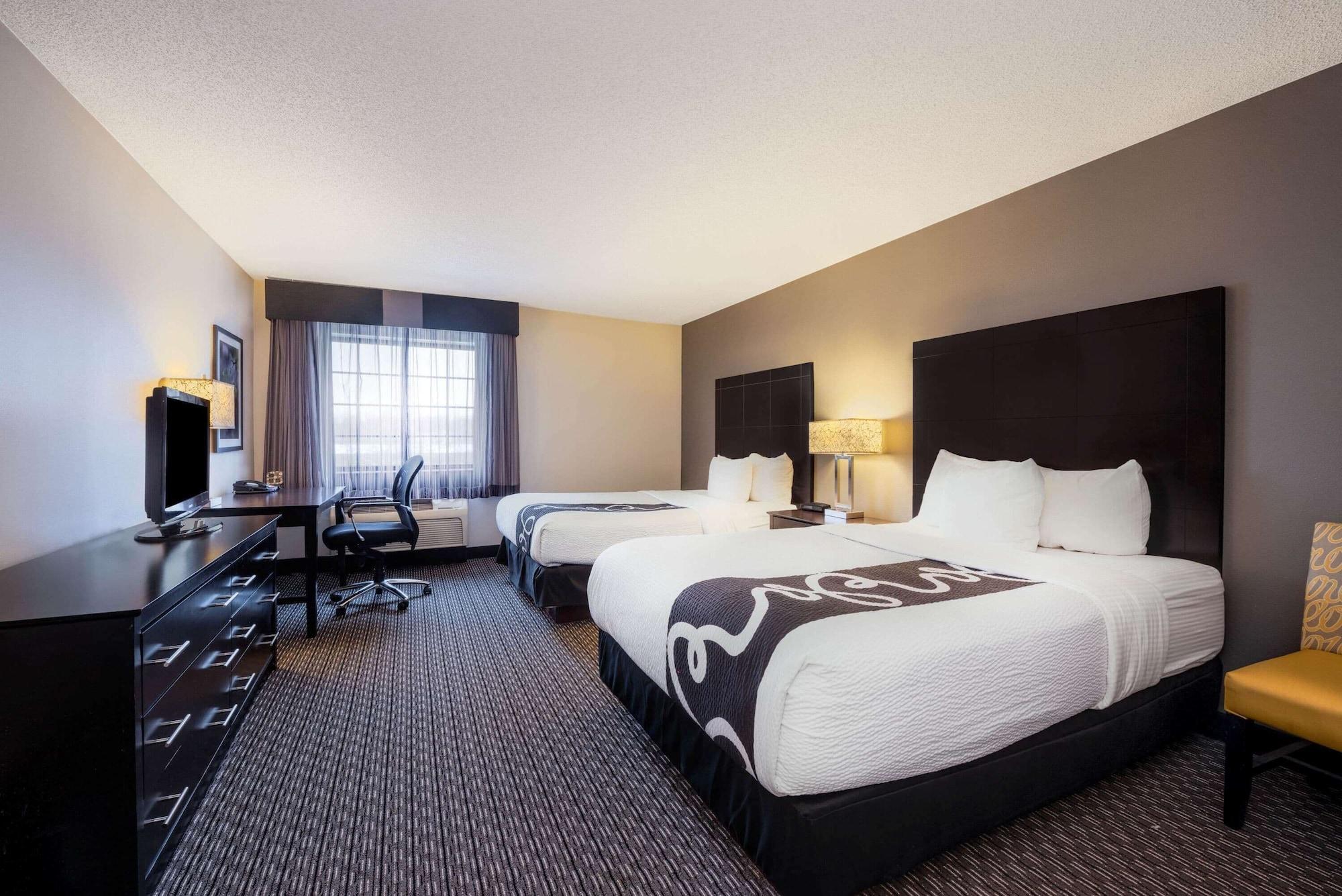 La Quinta By Wyndham Cleveland Macedonia Hotel Exterior photo