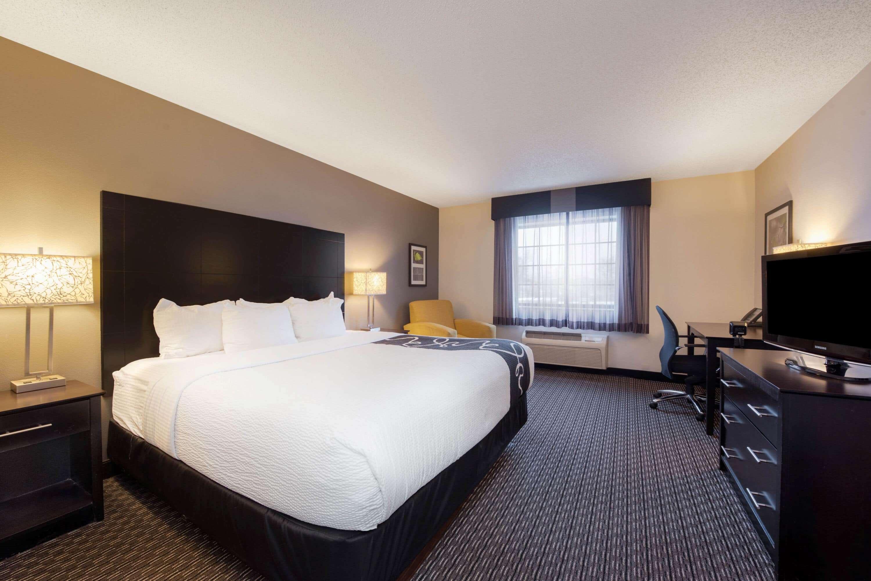 La Quinta By Wyndham Cleveland Macedonia Hotel Exterior photo