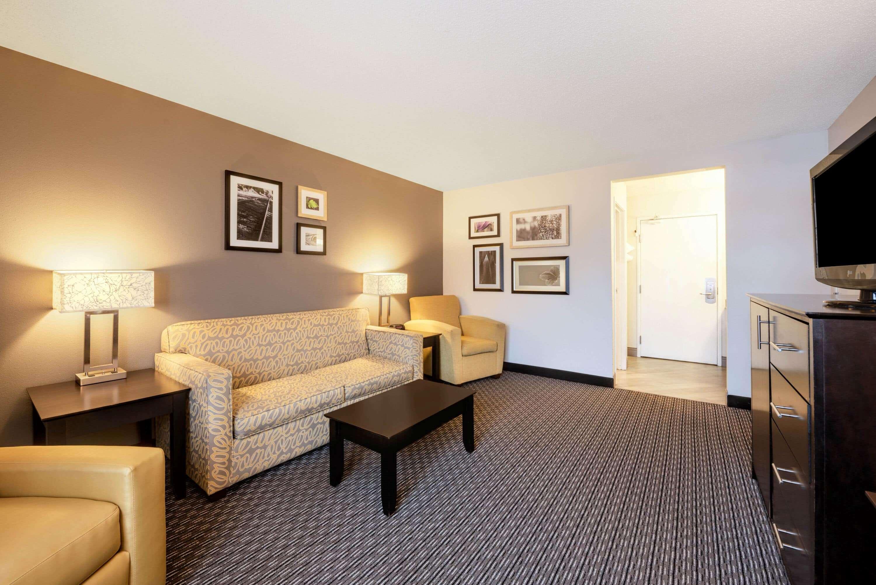 La Quinta By Wyndham Cleveland Macedonia Hotel Exterior photo