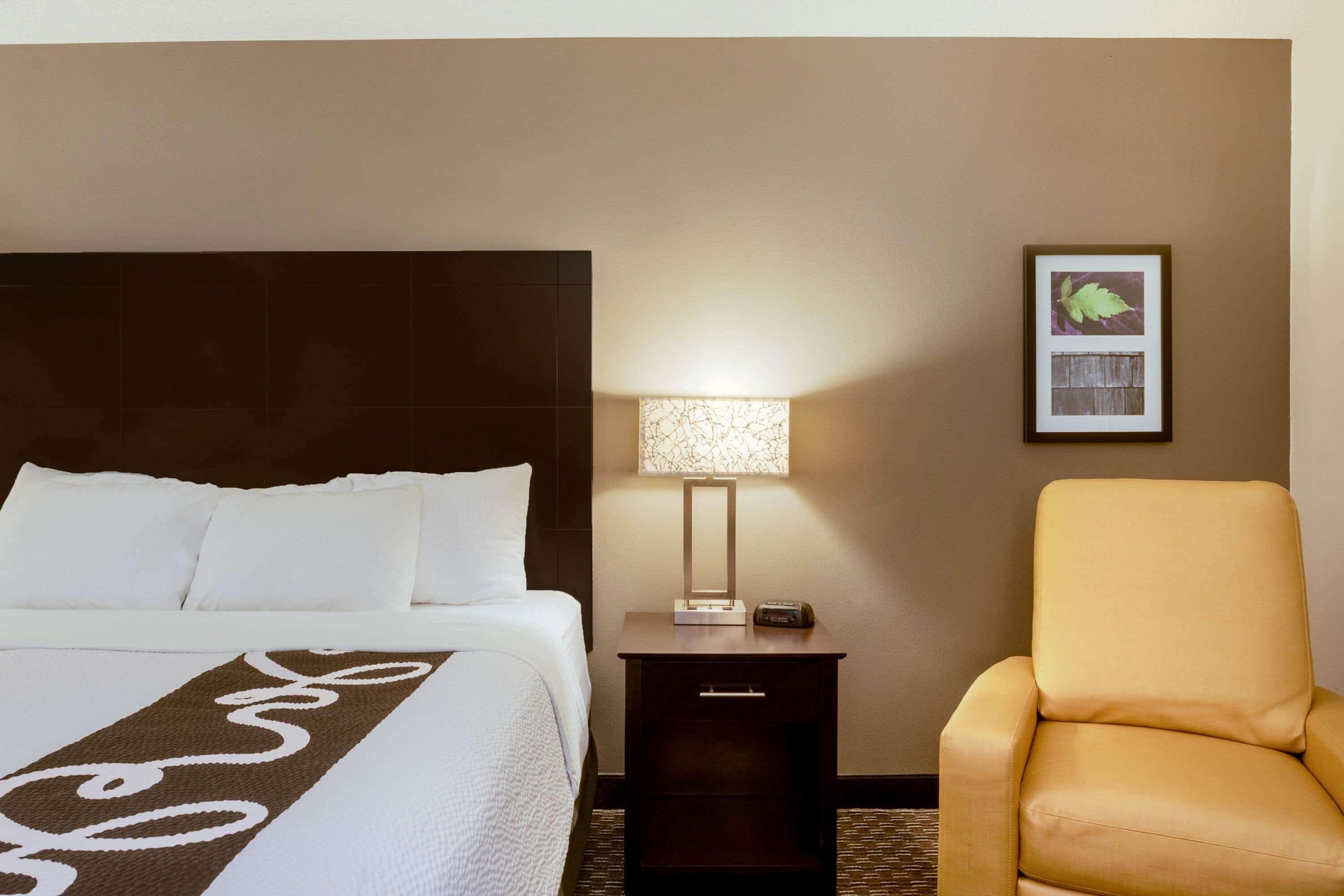 La Quinta By Wyndham Cleveland Macedonia Hotel Exterior photo